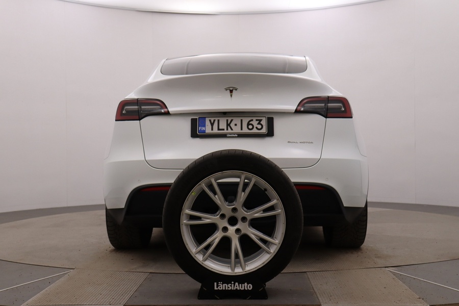 Tesla Model Y vaihtoauto