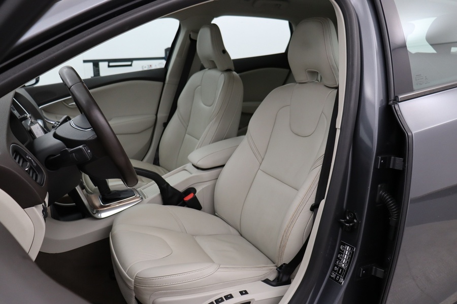 Volvo V40 Cross Country vaihtoauto