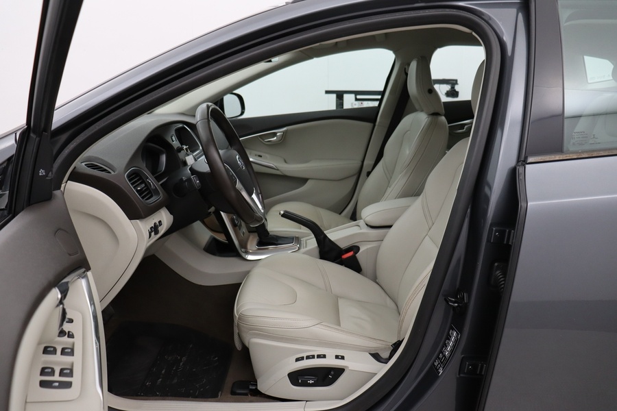 Volvo V40 Cross Country vaihtoauto