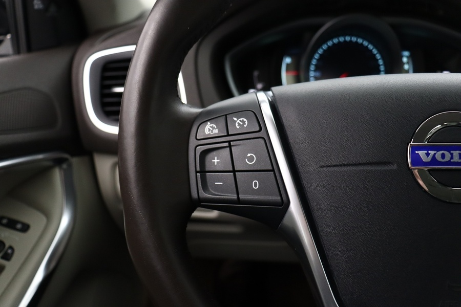 Volvo V40 Cross Country vaihtoauto