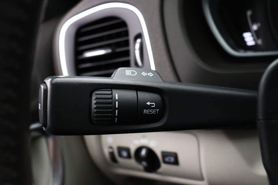 Volvo V40 Cross Country vaihtoauto