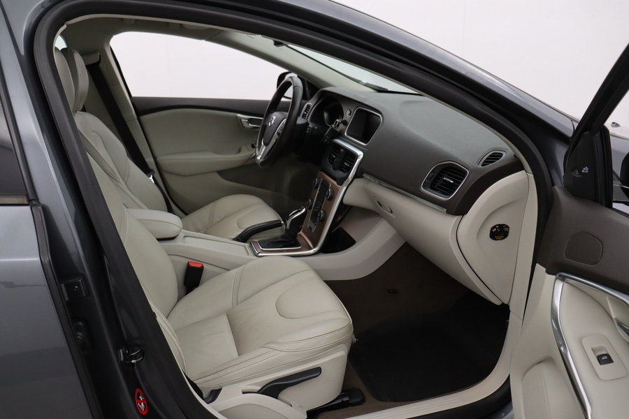 Volvo V40 Cross Country vaihtoauto