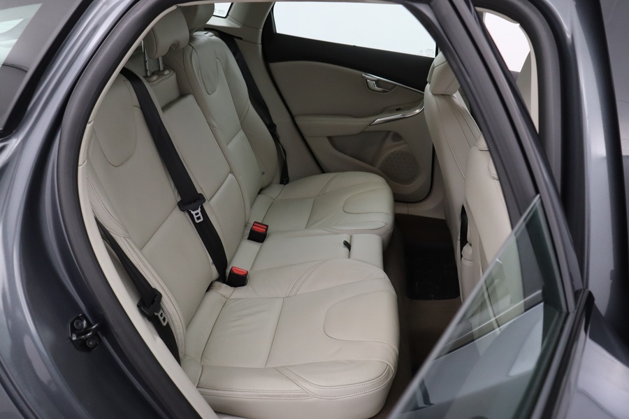 Volvo V40 Cross Country vaihtoauto