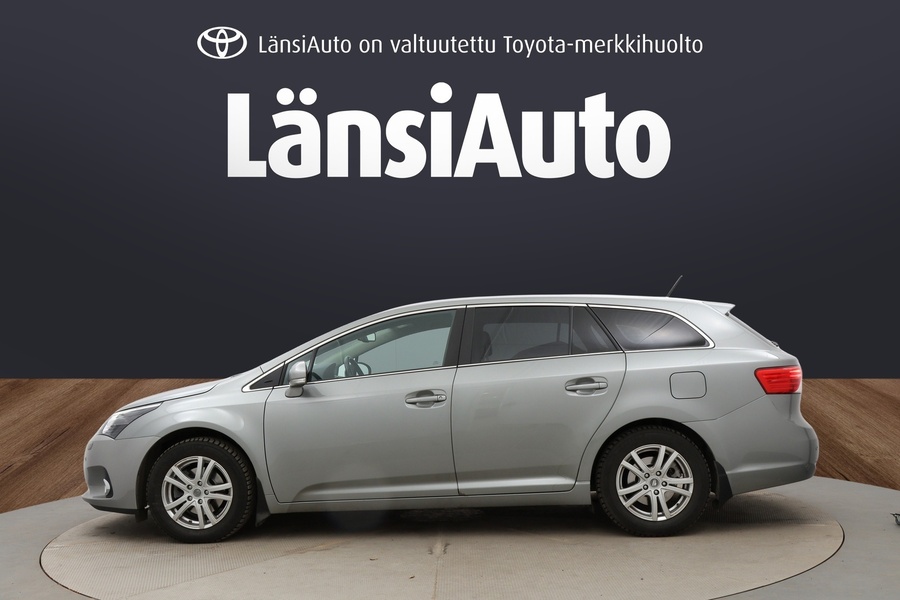 Toyota Avensis vaihtoauto