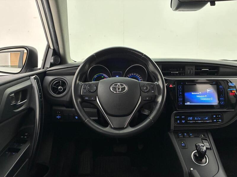 Toyota Auris vaihtoauto
