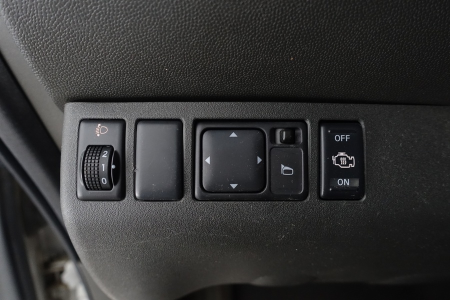 Nissan Navara vaihtoauto