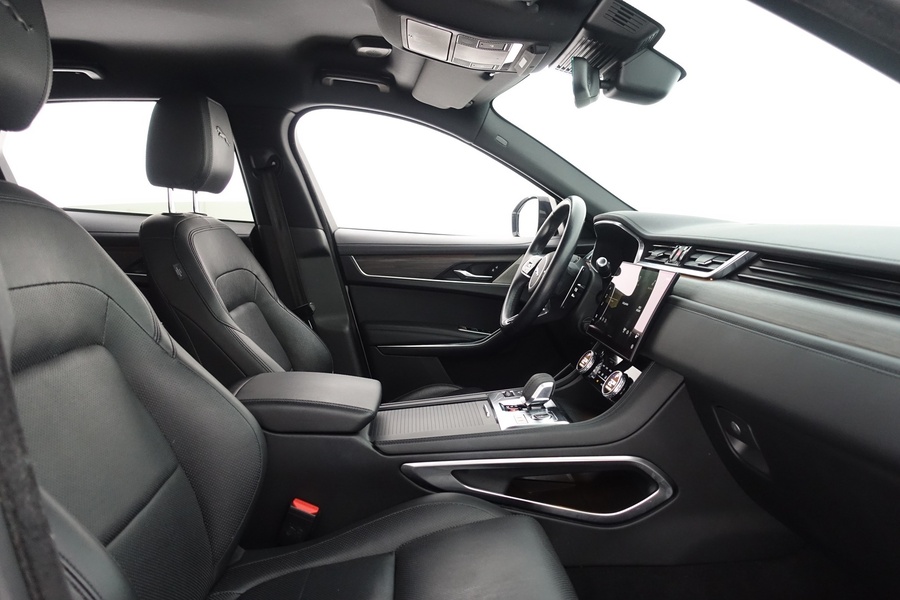 Jaguar F-PACE vaihtoauto