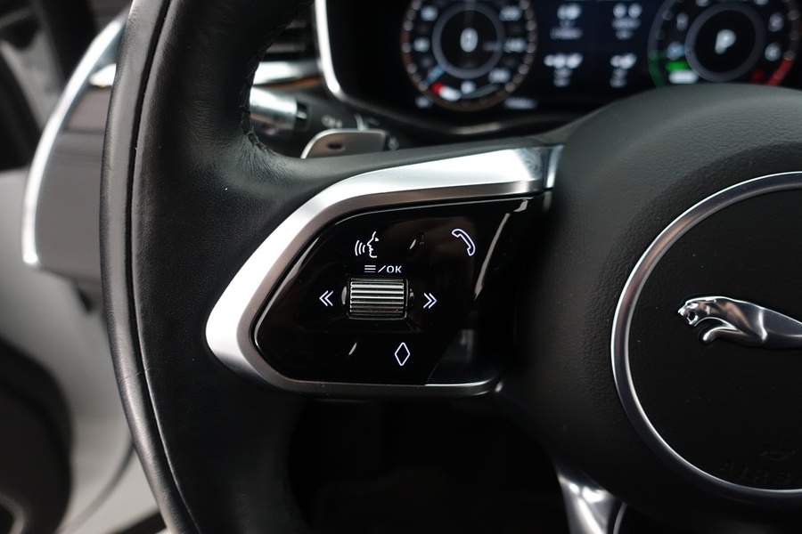 Jaguar F-PACE vaihtoauto