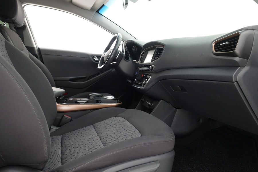 Hyundai IONIQ electric vaihtoauto