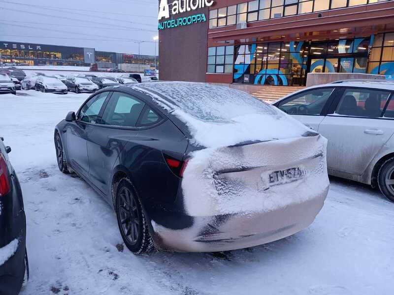 Tesla Model 3 vaihtoauto