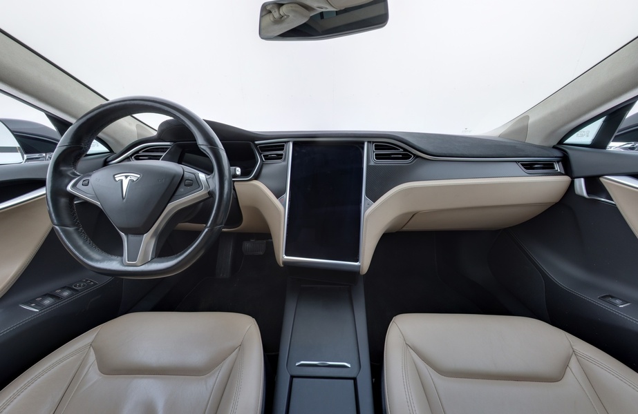 Tesla Model S vaihtoauto