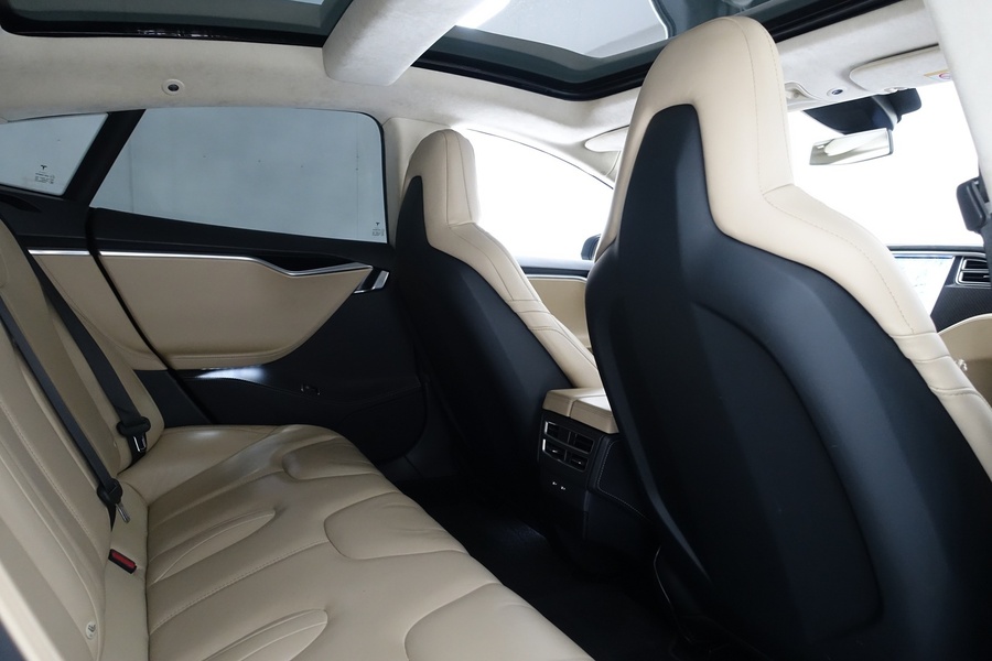 Tesla Model S vaihtoauto