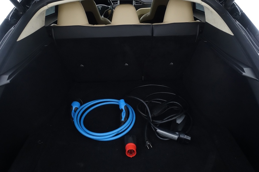 Tesla Model S vaihtoauto