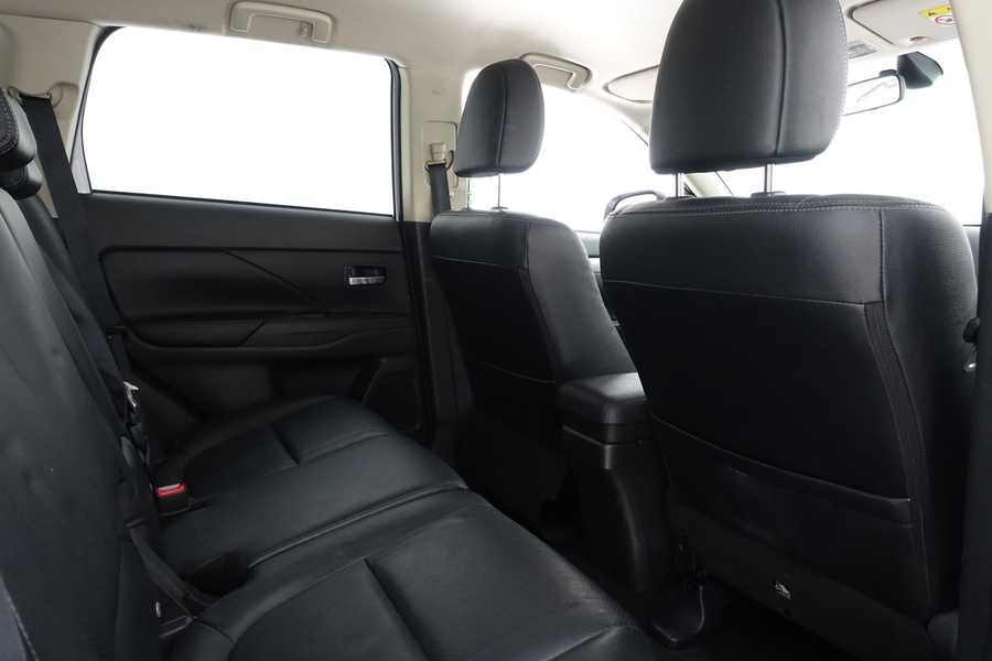 Mitsubishi Outlander PHEV vaihtoauto