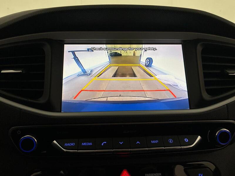 Hyundai IONIQ electric vaihtoauto