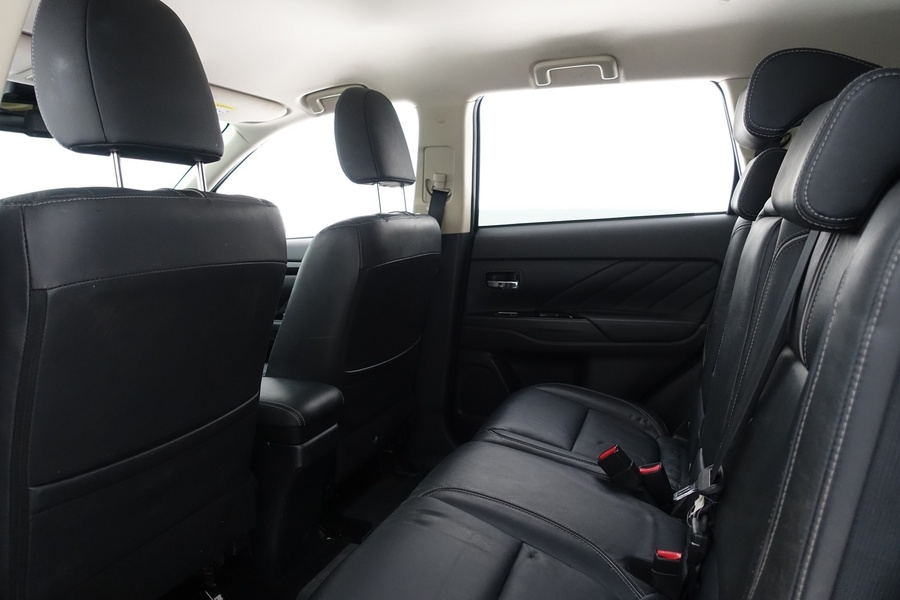 Mitsubishi Outlander PHEV vaihtoauto