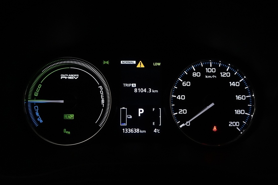 Mitsubishi Outlander PHEV vaihtoauto