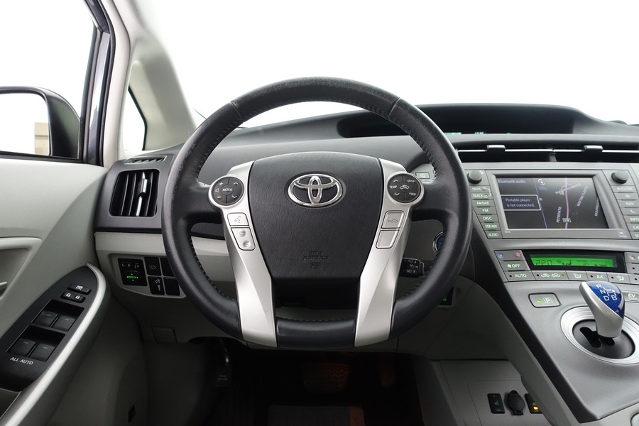 Toyota Prius PHEV vaihtoauto