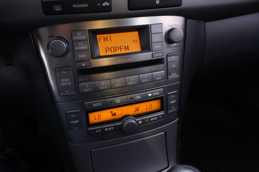 Toyota Avensis vaihtoauto