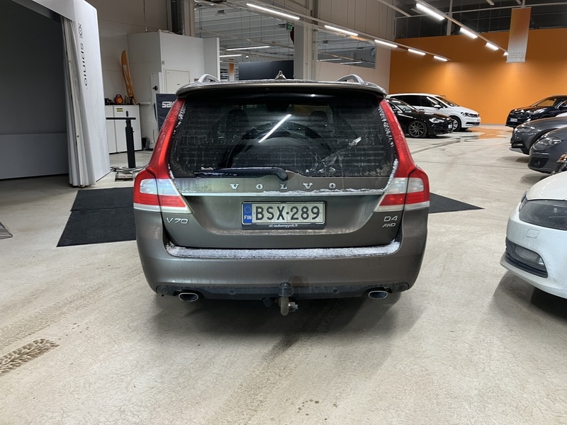 Volvo V70 vaihtoauto
