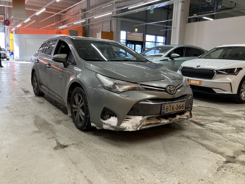 Toyota Avensis vaihtoauto