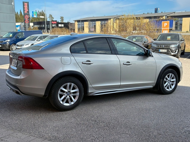 Volvo S60 Cross Country vaihtoauto