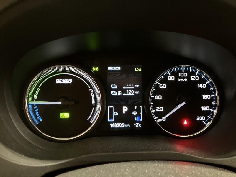 Mitsubishi Outlander PHEV vaihtoauto