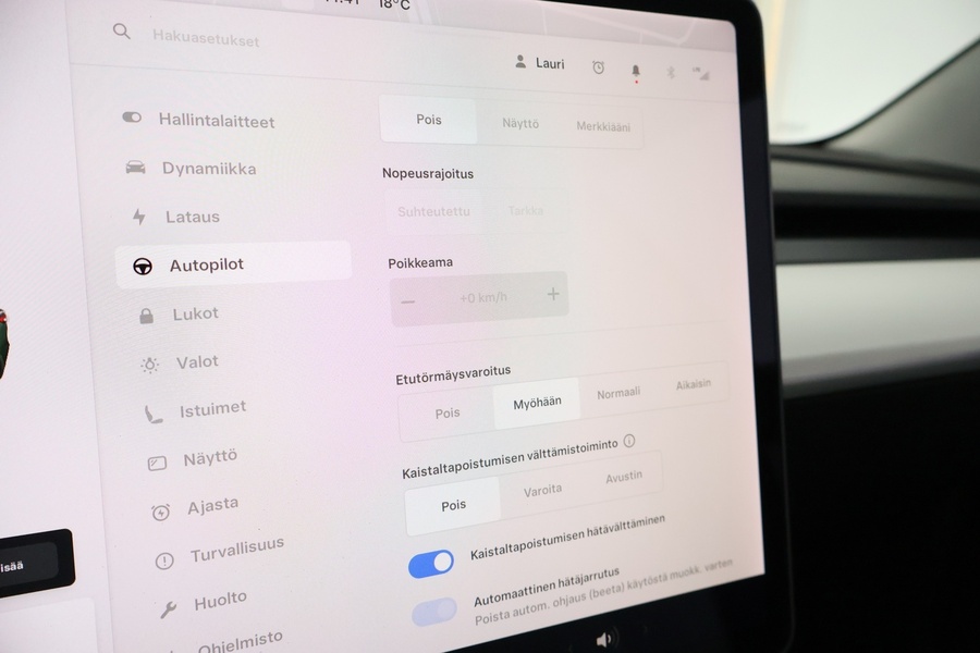Tesla Model 3 vaihtoauto