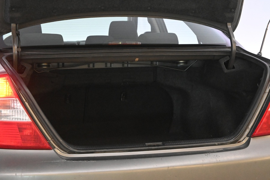 Toyota Camry vaihtoauto