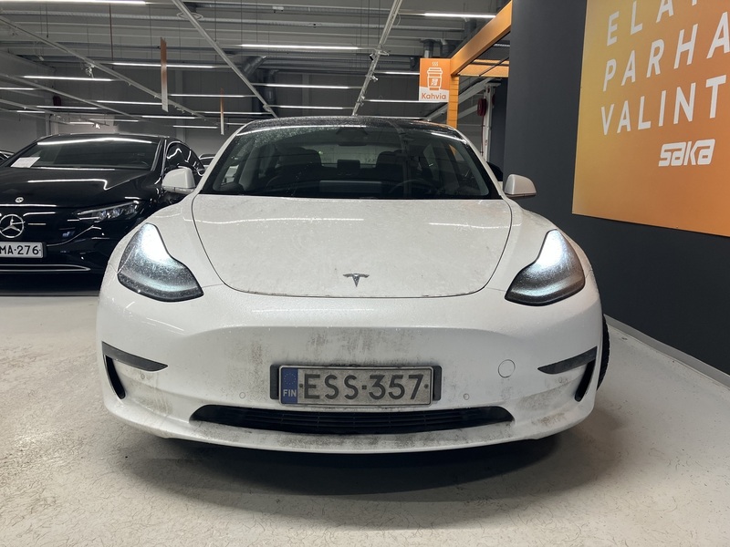 Tesla Model 3 vaihtoauto