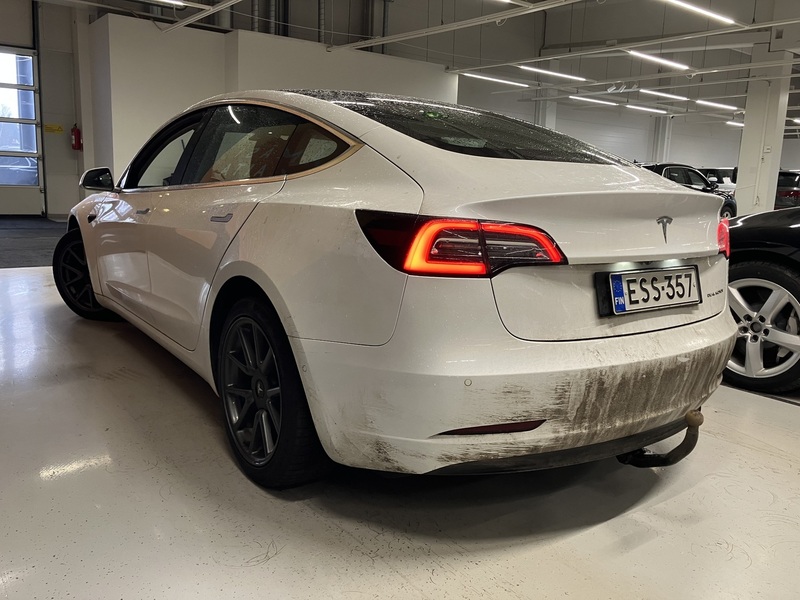 Tesla Model 3 vaihtoauto