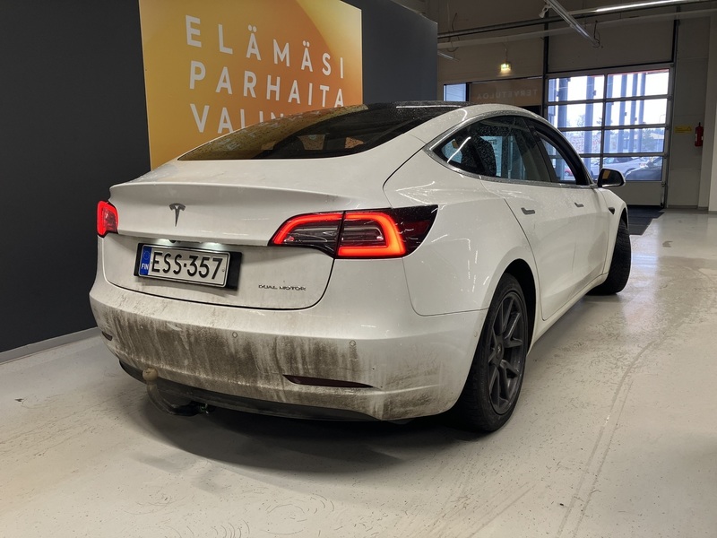 Tesla Model 3 vaihtoauto