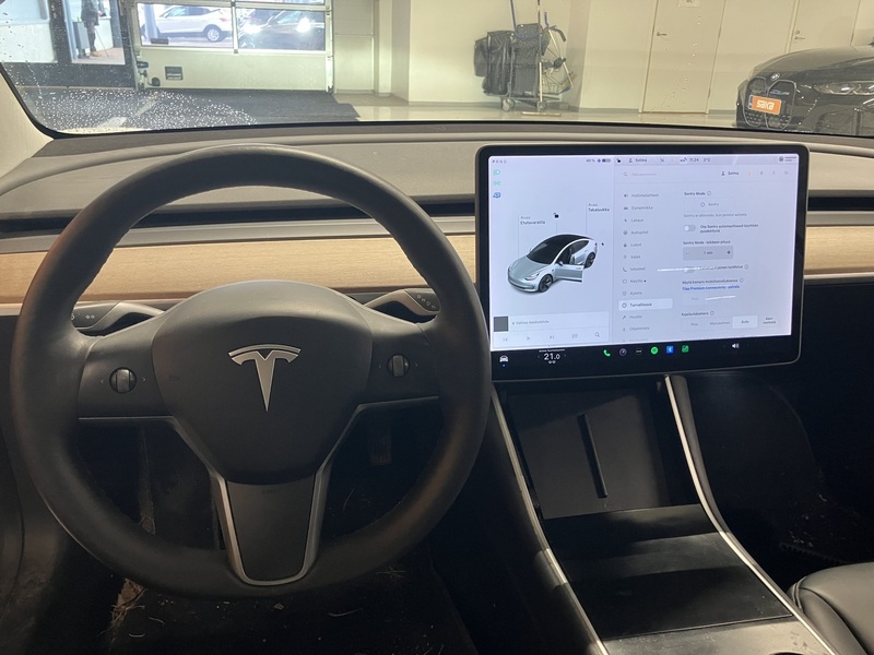 Tesla Model 3 vaihtoauto