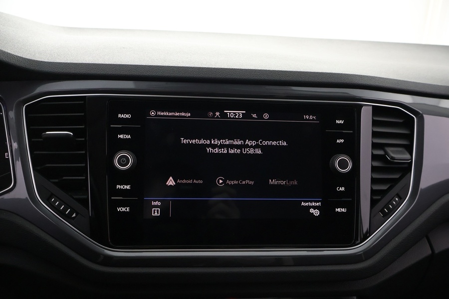 Volkswagen T-Roc vaihtoauto