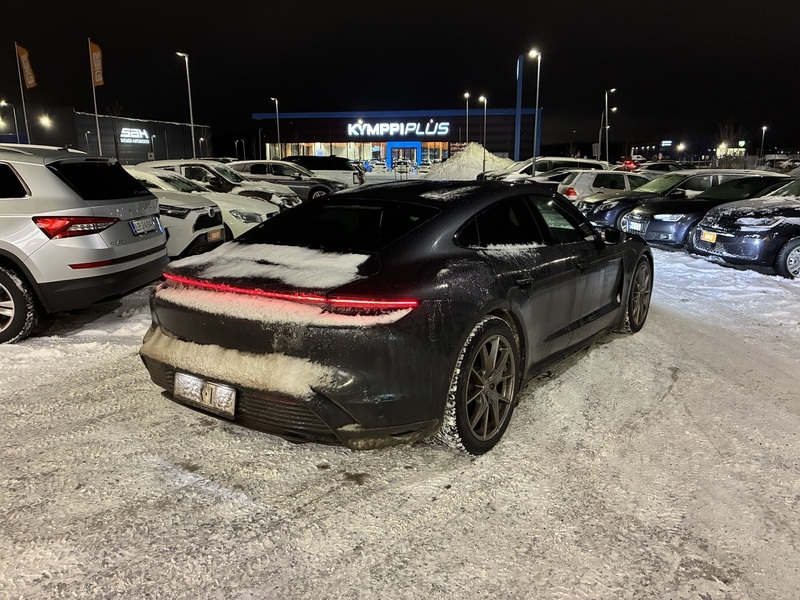 Porsche Taycan vaihtoauto