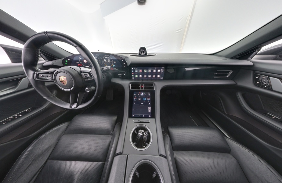 Porsche Taycan vaihtoauto