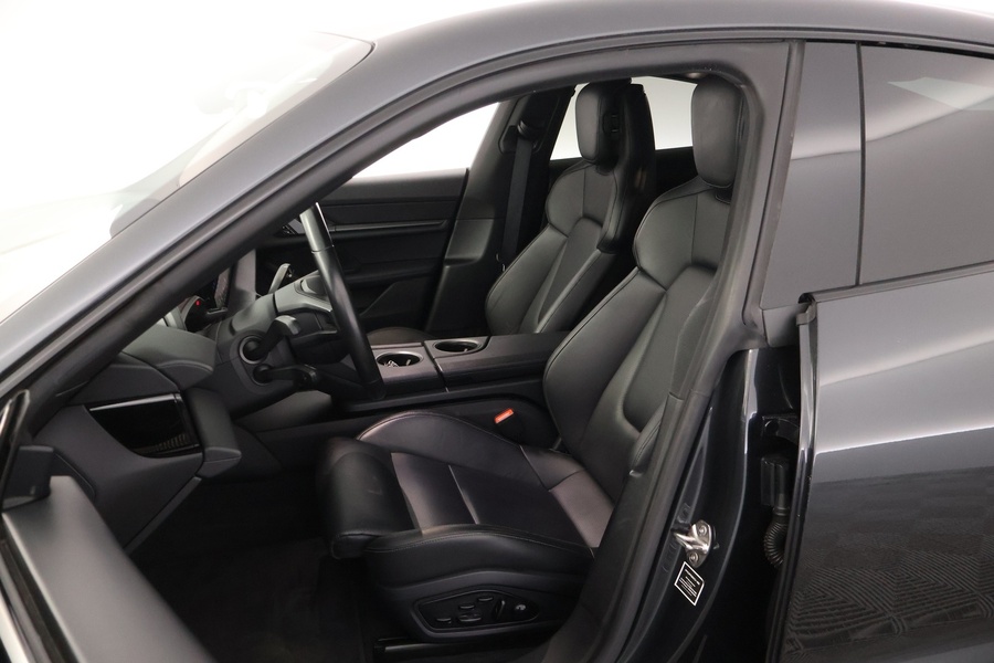 Porsche Taycan vaihtoauto