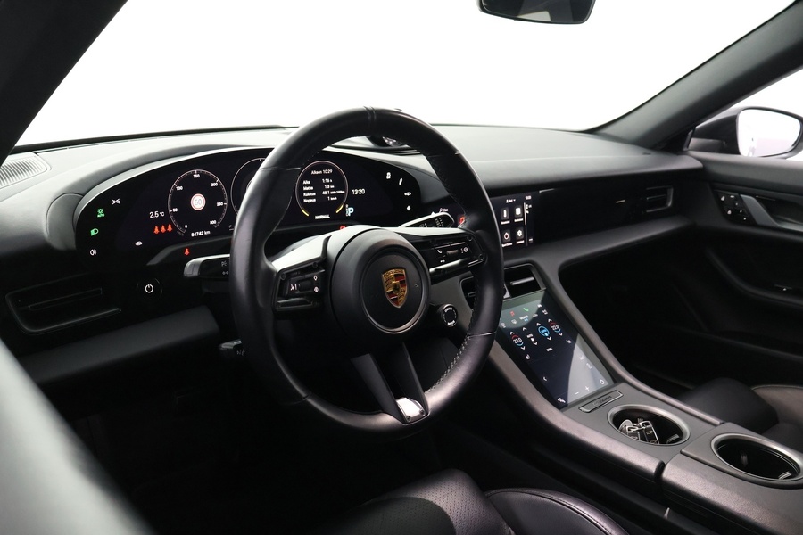 Porsche Taycan vaihtoauto