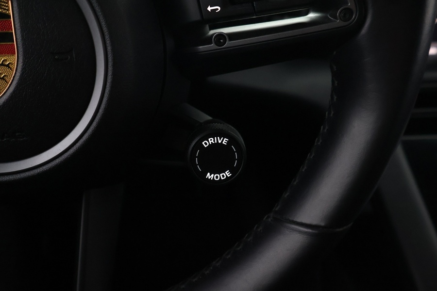 Porsche Taycan vaihtoauto