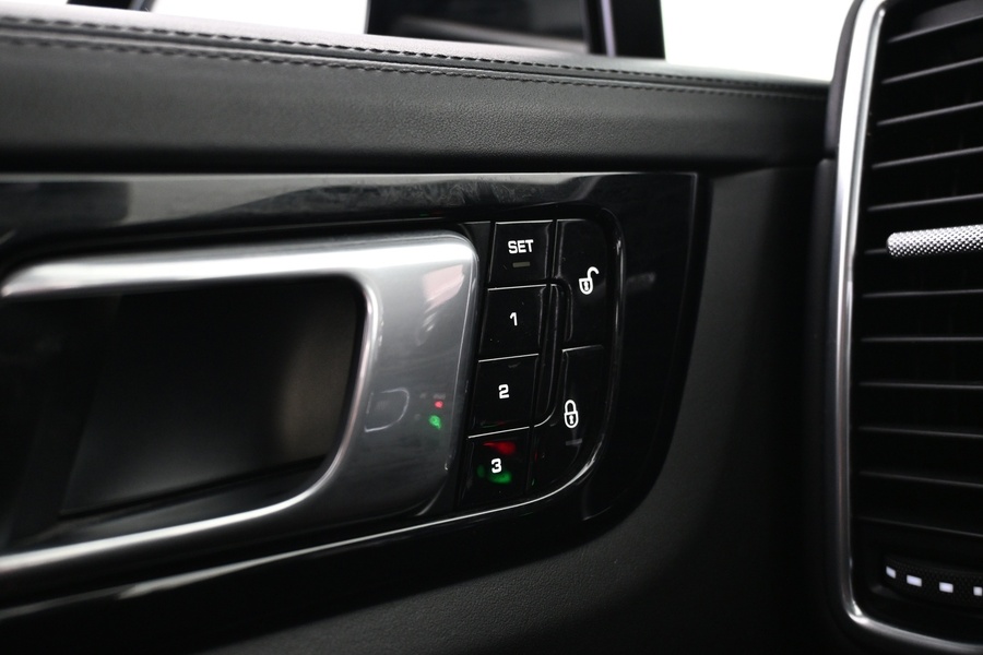 Porsche Cayenne vaihtoauto