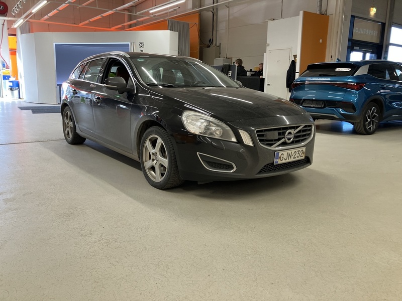 Volvo V60 vaihtoauto