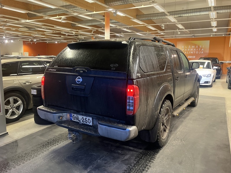 Nissan Navara vaihtoauto