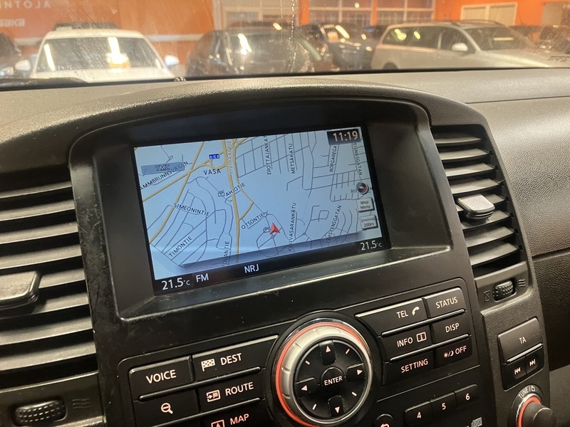 Nissan Navara vaihtoauto