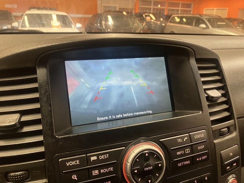 Nissan Navara vaihtoauto