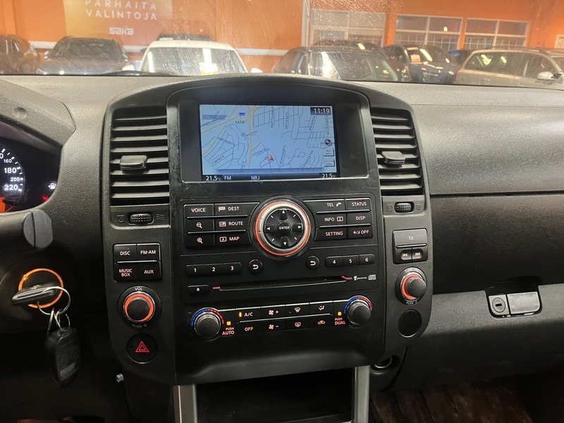 Nissan Navara vaihtoauto