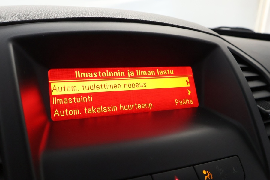 Opel Insignia vaihtoauto