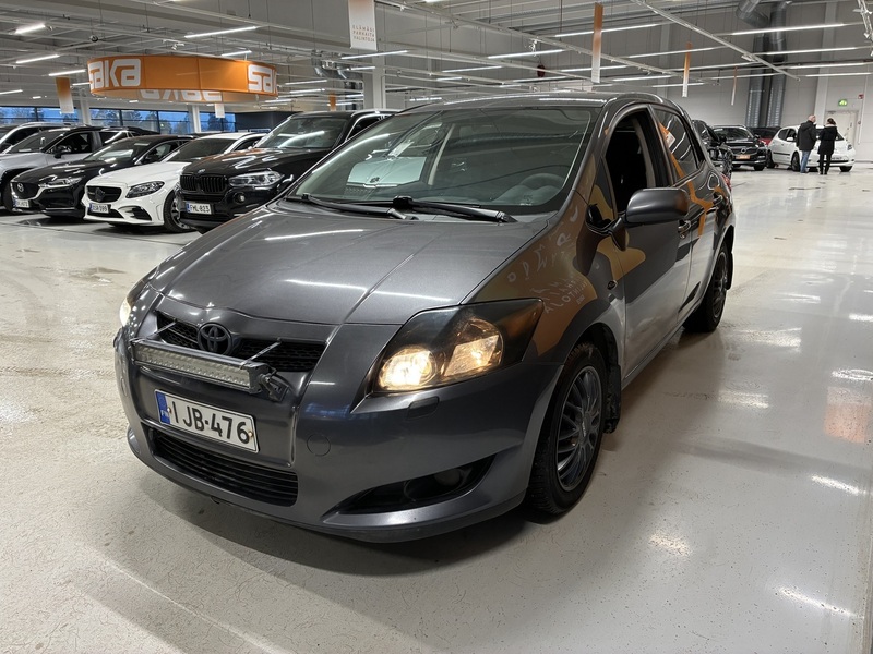 Toyota Auris vaihtoauto