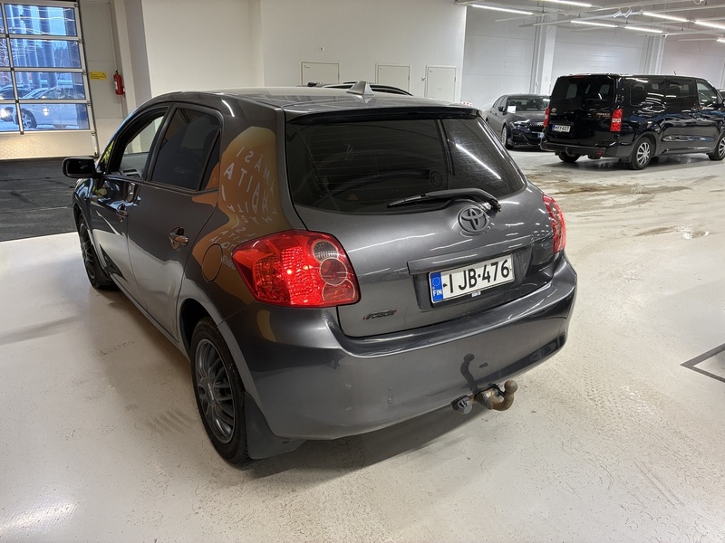 Toyota Auris vaihtoauto