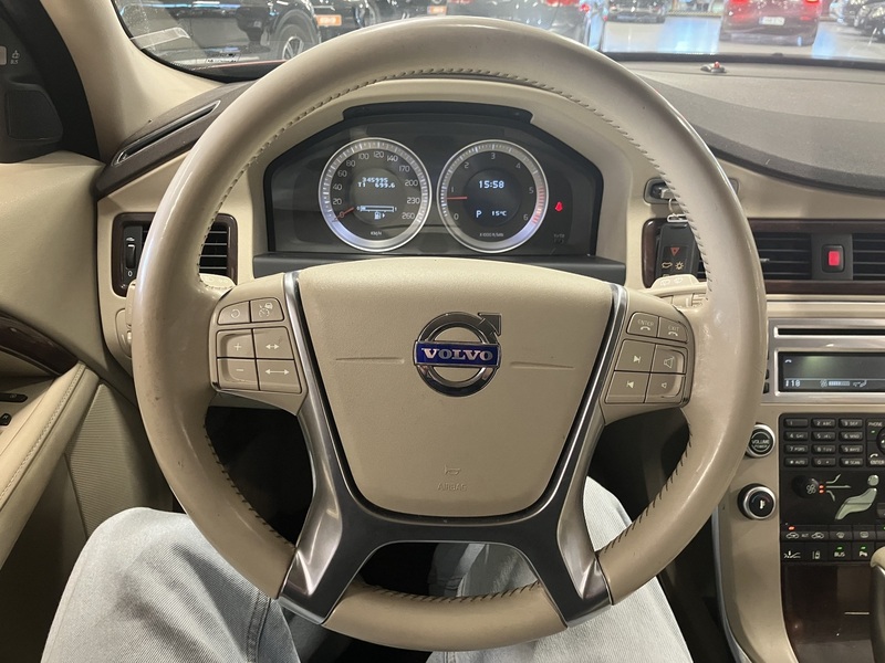 Volvo V70 vaihtoauto