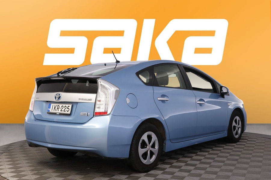 Toyota Prius Plug-in vaihtoauto